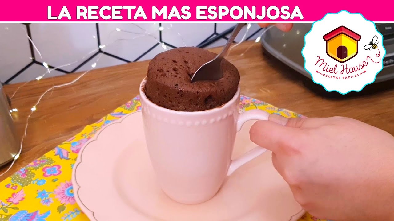bizcocho de chocolate al microondas en taza