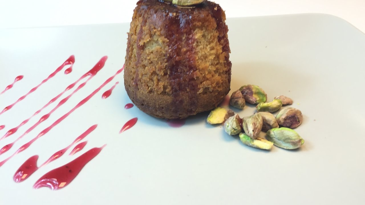 bizcocho de pistacho y chocolate blanco