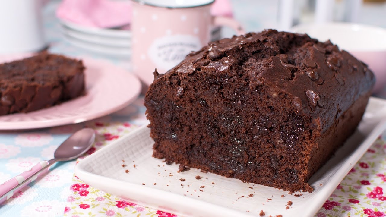 bizcocho de plátano y chocolate en freidora de aire