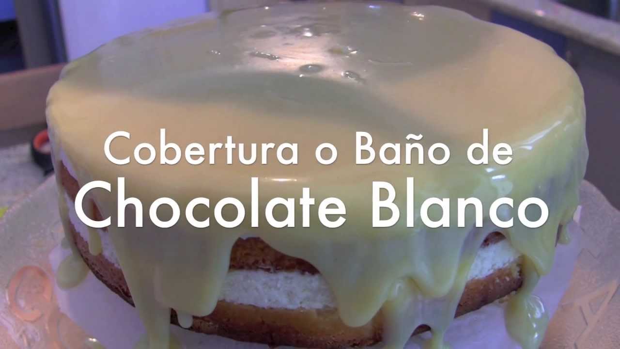 bizcocho con cobertura de chocolate blanco