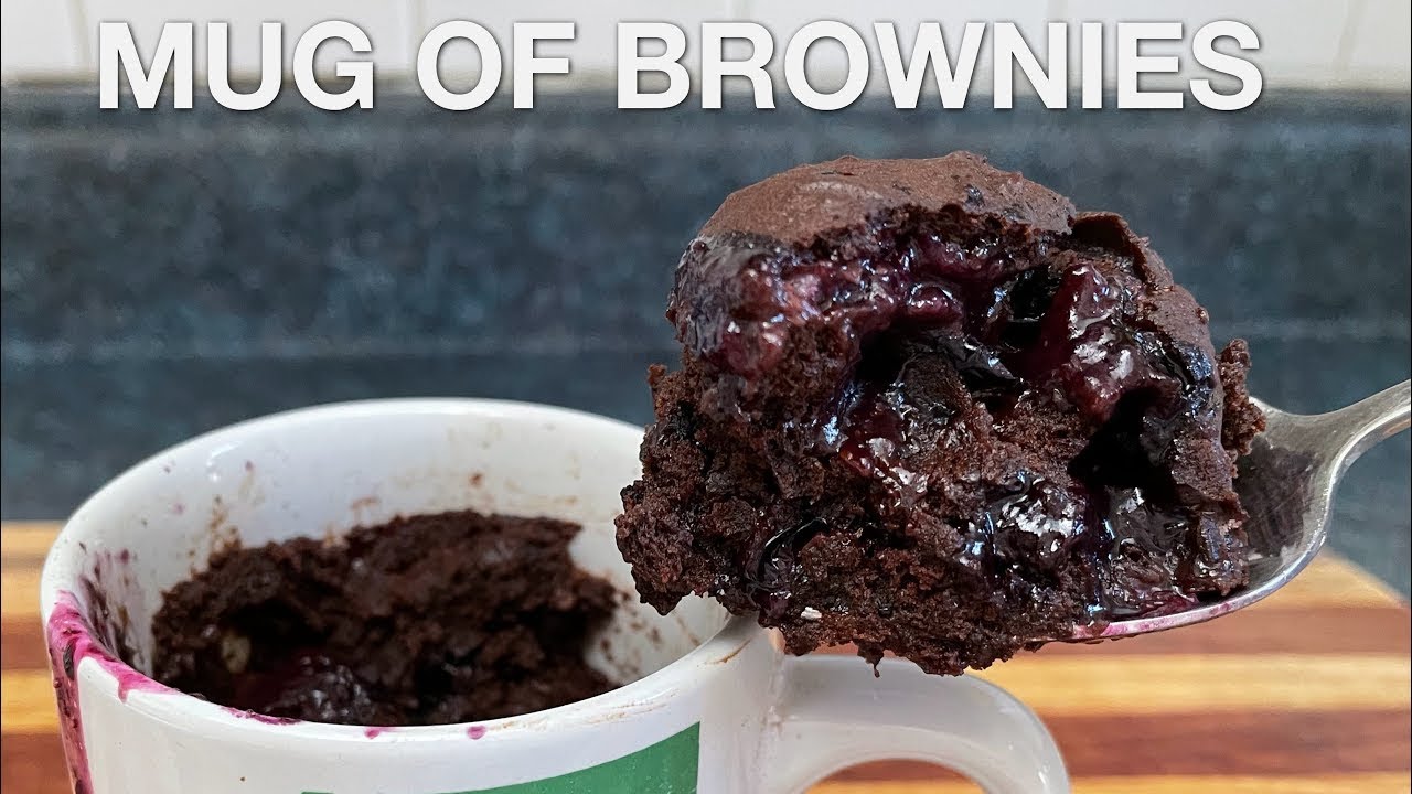 chocolate brownie cake in a mug
