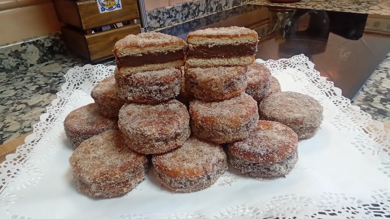 galletas fritas rellenas de chocolate